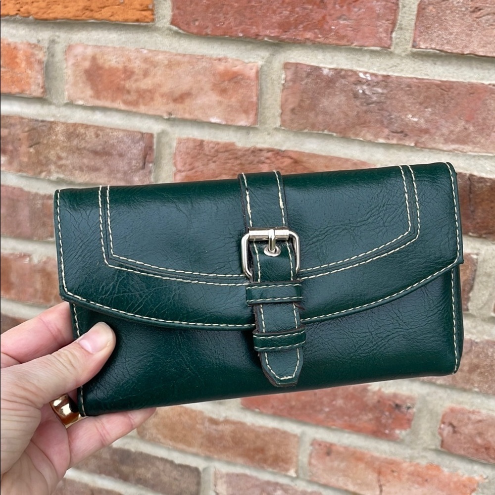 First Access Liz Claiborne Hunter Green Bifold Wallet checkboard cover